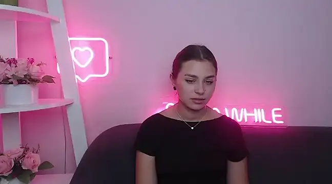 Snapshot of MilanaAngelAs chatting on 02-09-25, 05:40 MilanaAngelAs online show from 02-09-25, 05:40