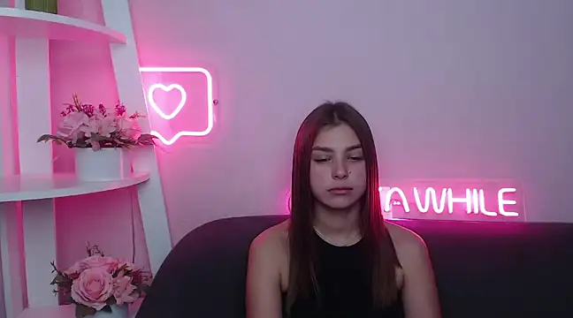 Snapshot of MilanaAngelAs chatting on 02-21-25, 11:44 MilanaAngelAs online show from 02-21-25, 11:44