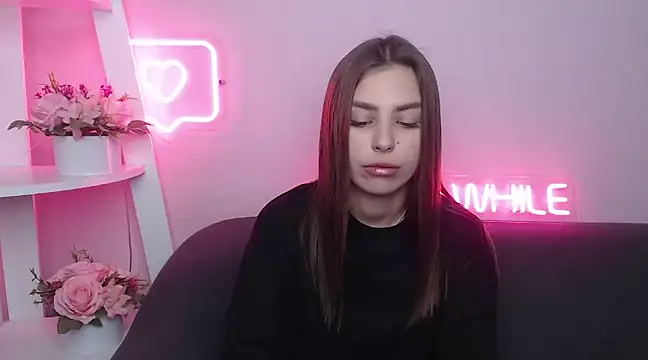 Snapshot of MilanaAngelAs chatting on 02-22-25, 05:44 MilanaAngelAs online show from 02-22-25, 05:44