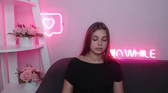 Snapshot of MilanaAngelAs chatting on 02-23-25, 11:44 MilanaAngelAs online show from 02-23-25, 11:44