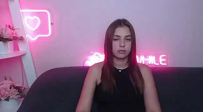 Snapshot of MilanaAngelAs chatting on 02-25-25, 10:58 MilanaAngelAs online show from 02-25-25, 10:58