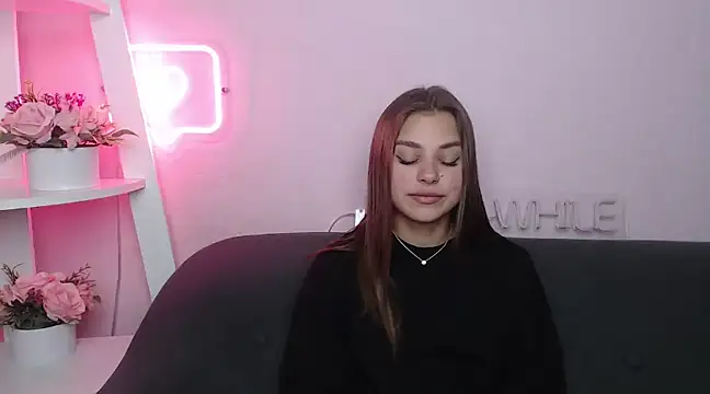 Snapshot of MilanaAngelAs chatting on 03-16-25, 01:38 MilanaAngelAs online show from 03-16-25, 01:38