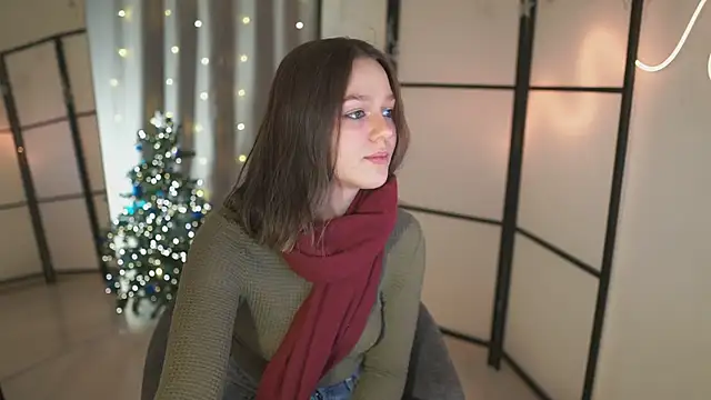 Snapshot of Addelin_Moon chatting on 12-31-24, 04:14 Addelin Moon online show from 12-31-24, 04:14