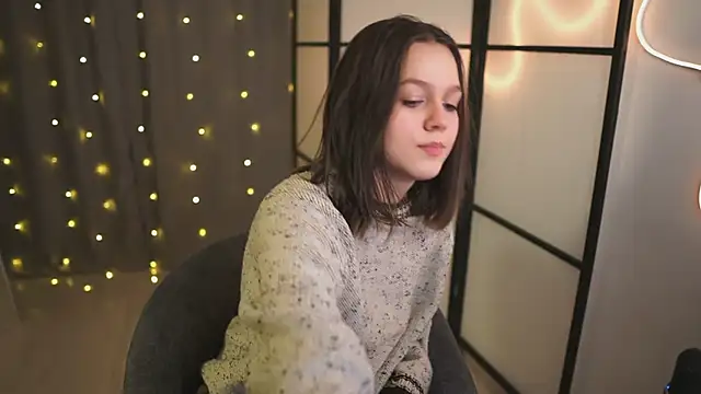 Snapshot of Addelin_Moon chatting on 01-18-25, 07:26 Addelin Moon online show from 01-18-25, 07:26