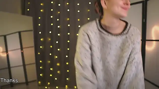 Snapshot of Addelin_Moon chatting on 01-18-25, 10:28 Addelin Moon online show from 01-18-25, 10:28