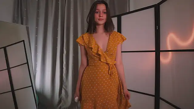 Snapshot of Addelin_Moon chatting on 02-21-25, 04:37 Addelin Moon online show from 02-21-25, 04:37