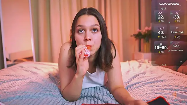 Snapshot of Addelin_Moon chatting on 02-23-25, 04:02 Addelin Moon online show from 02-23-25, 04:02