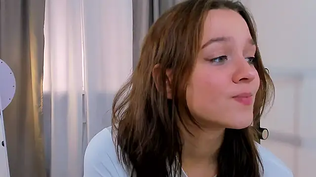 Snapshot of Addelin_Moon chatting on 09-12-25, 03:23 Addelin Moon online show from 09-12-25, 03:23