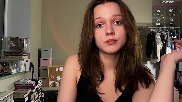 Snapshot of Addelin_Moon chatting on 11-06-25, 05:36 Addelin Moon online show from 11-06-25, 05:36