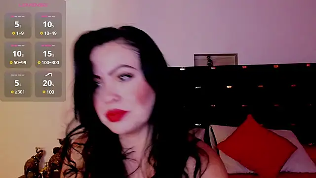 Snapshot of charlottemeyerr chatting on 12-18-24, 04:17 charlottemeyerr online show from 12-18-24, 04:17