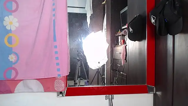 lizandandrew hot online show from 03-01-25, 04:37