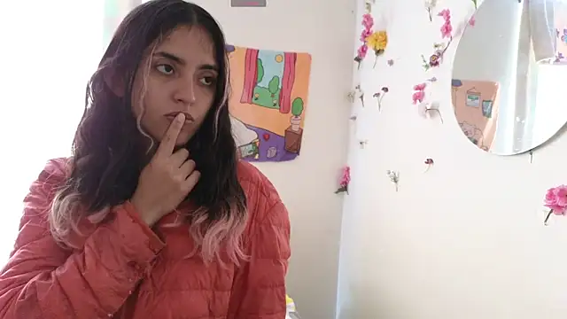 Snapshot of ViolettaSummer chatting on 12-29-24, 04:51 ViolettaSummer online show from 12-29-24, 04:51