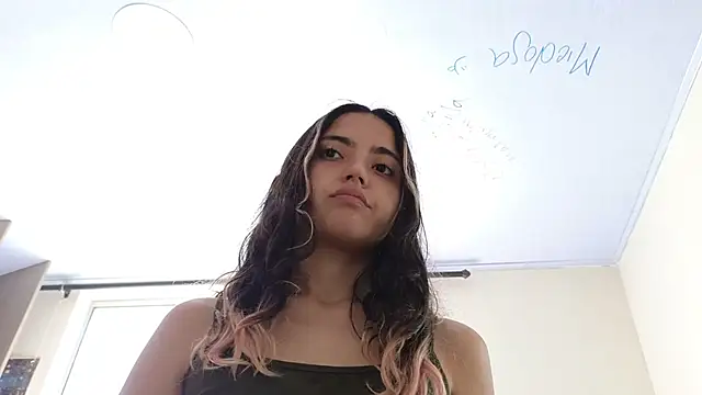 Snapshot of ViolettaSummer chatting on 01-17-25, 06:23 ViolettaSummer online show from 01-17-25, 06:23