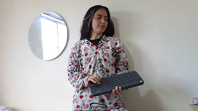 Snapshot of ViolettaSummer chatting on 02-22-25, 04:09 ViolettaSummer online show from 02-22-25, 04:09