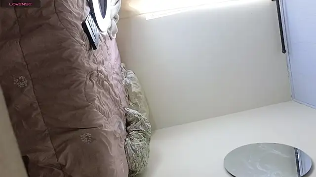 Snapshot of ViolettaSummer chatting on 10-04-25, 05:33 ViolettaSummer online show from 10-04-25, 05:33