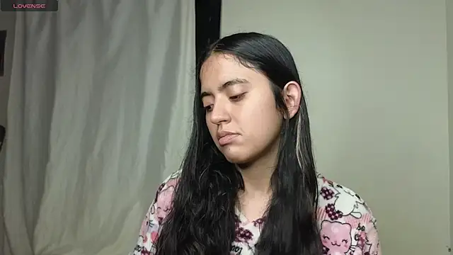 Snapshot of ViolettaSummer chatting on 10-12-25, 12:20 ViolettaSummer online show from 10-12-25, 12:20