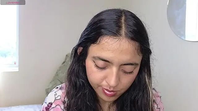 Snapshot of ViolettaSummer chatting on 10-12-25, 05:12 ViolettaSummer online show from 10-12-25, 05:12