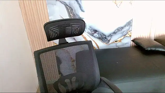 Dollbehavior  online show from 10-22-25, 11:21