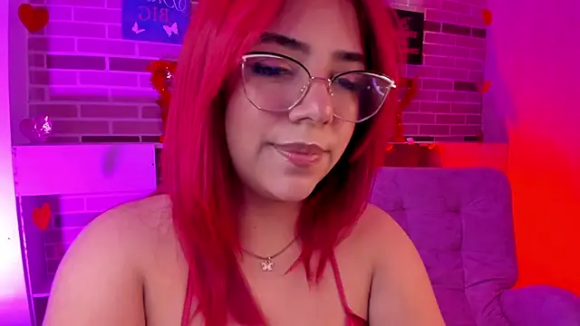 Snapshot of Rousse_Collinss chatting on 02-21-25, 04:07 Rousse Collinss online show from 02-21-25, 04:07