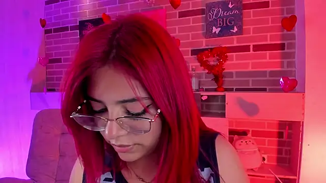 Snapshot of Rousse_Collinss chatting on 02-25-25, 03:42 Rousse Collinss online show from 02-25-25, 03:42