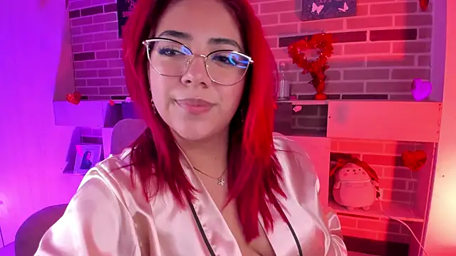 Snapshot of Rousse_Collinss chatting on 02-25-25, 04:00 Rousse Collinss online show from 02-25-25, 04:00