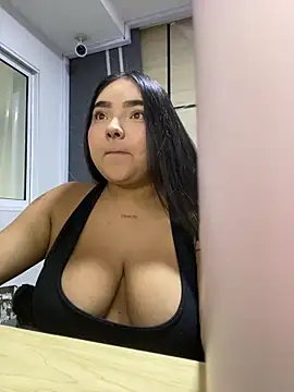 Snapshot of little_lissiee chatting on 10-08-25, 03:53 little lissiee online show from 10-08-25, 03:53