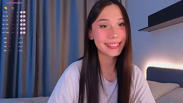 Kaia Sunshine Mia online show from 07-12-26, 09:00