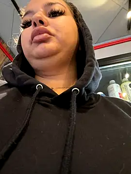 AllysonK online show from 10-16-25, 05:41