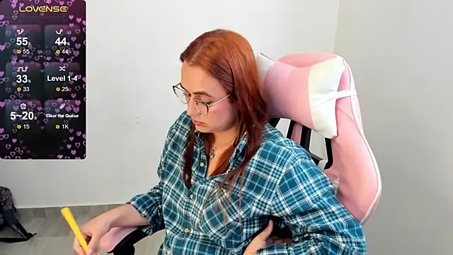 Snapshot of maryluna95 chatting on 12-18-24, 10:24 maryluna95 online show from 12-18-24, 10:24