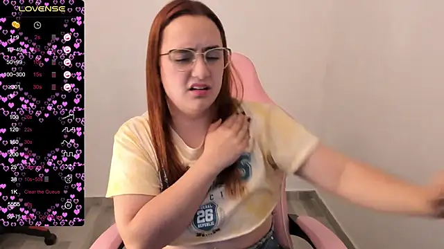 Snapshot of maryluna95 chatting on 02-27-25, 01:48 maryluna95 online show from 02-27-25, 01:48