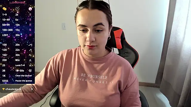 Snapshot of maryluna95 chatting on 10-17-25, 07:16 maryluna95 online show from 10-17-25, 07:16