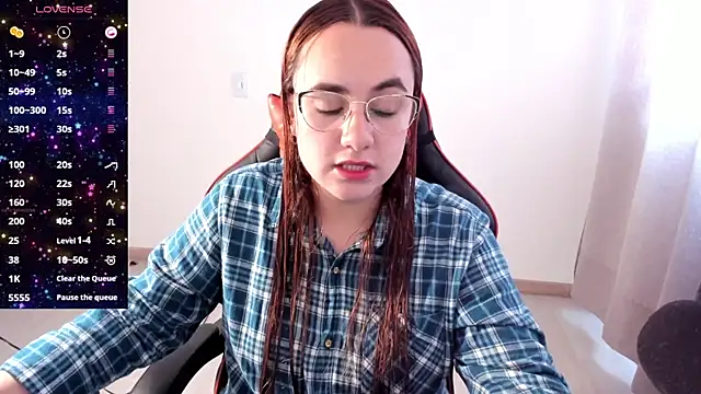 Snapshot of maryluna95 chatting on 10-21-25, 06:52 maryluna95 online show from 10-21-25, 06:52