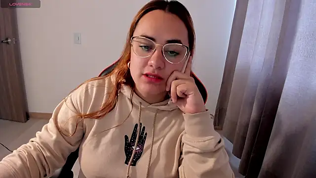 Snapshot of maryluna95 chatting on 11-25-25, 07:25 maryluna95 online show from 11-25-25, 07:25