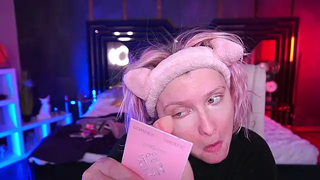 CoolTatis online show from 11-25-25, 07:41