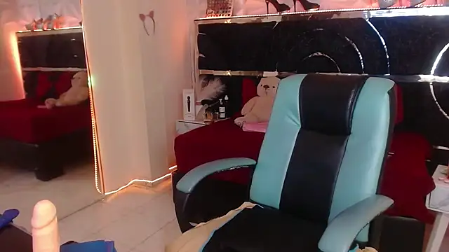 red moon 2 online show from 02-04-26, 12:16