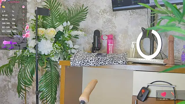 Snapshot of YourBurnWish chatting on 11-25-25, 08:20 YourBurnWish online show from 11-25-25, 08:20