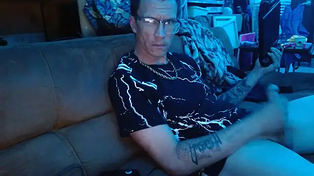 Hatchetwound6969 online show from 04-08-26, 03:45