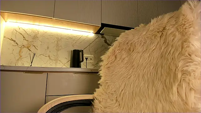 sally 009 online show from 01-31-25, 04:27