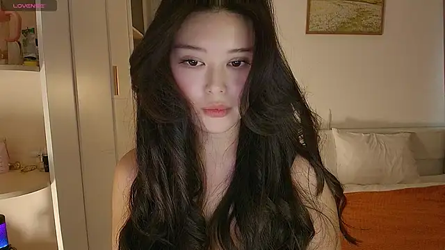 Snapshot of tenderlybaee chatting on 11-06-25, 04:35 tenderlybaee online show from 11-06-25, 04:35