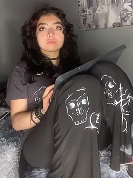 Snapshot of _Gothiccbitch_ chatting on 03-20-25, 09:15  Gothiccbitch  online show from 03-20-25, 09:15