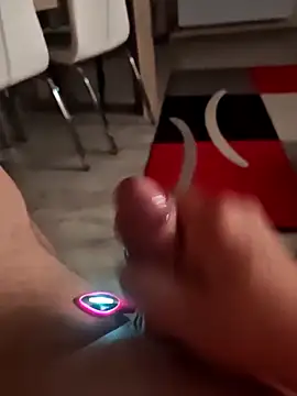 Szeltolo001 online show from 04-08-26, 10:43