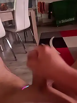 Szeltolo001 online show from 04-12-26, 12:48