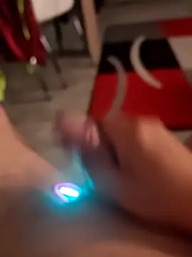 Szeltolo001 online show from 04-28-26, 01:26