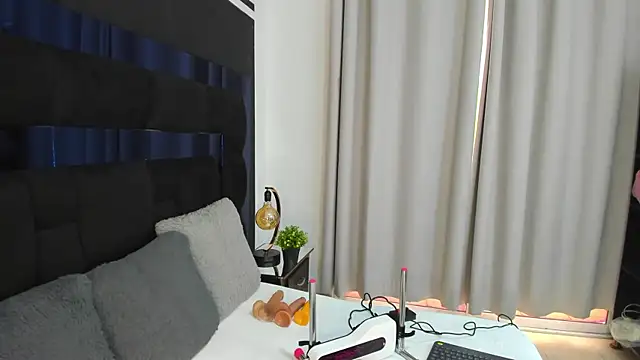 CahitlinBell online show from 12-13-24, 08:58