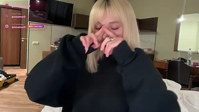 Snapshot of Golden_Aline chatting on 07-06-26, 03:14 Golden Aline online show from 07-06-26, 03:14