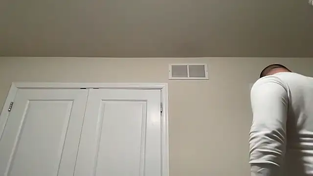 SluggishChase99 online show from 12-17-24, 11:38