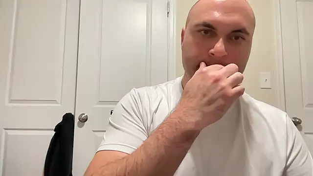 SluggishChase99 online show from 04-15-26, 03:24