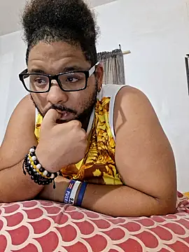 Snapshot of Dj-yefri-pauta chatting on 09-10-25, 09:26 Dj-yefri-pauta online show from 09-10-25, 09:26