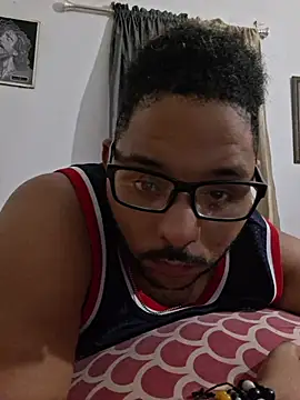 Snapshot of Dj-yefri-pauta chatting on 10-10-25, 01:15 Dj-yefri-pauta online show from 10-10-25, 01:15