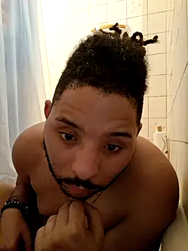 Snapshot of Dj-yefri-pauta chatting on 10-13-25, 06:41 Dj-yefri-pauta online show from 10-13-25, 06:41